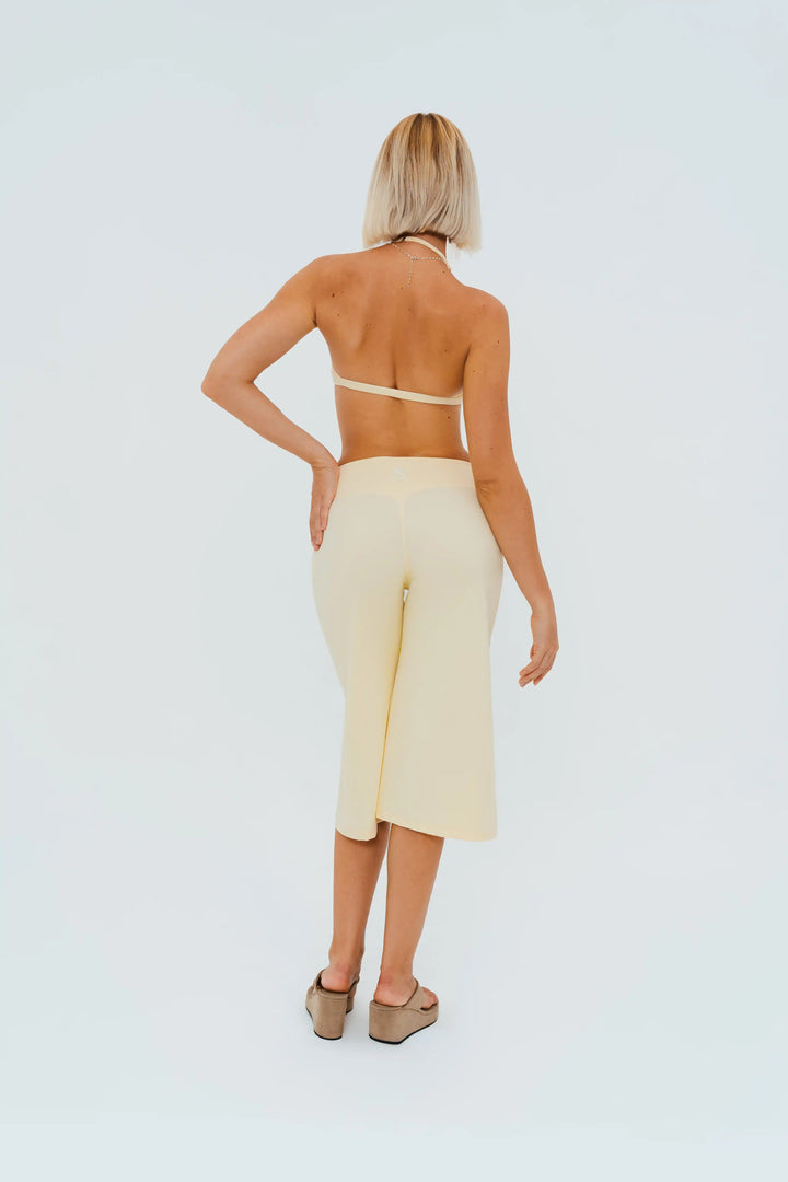 Sculpt Capri Flare Pants Kitty Activewear