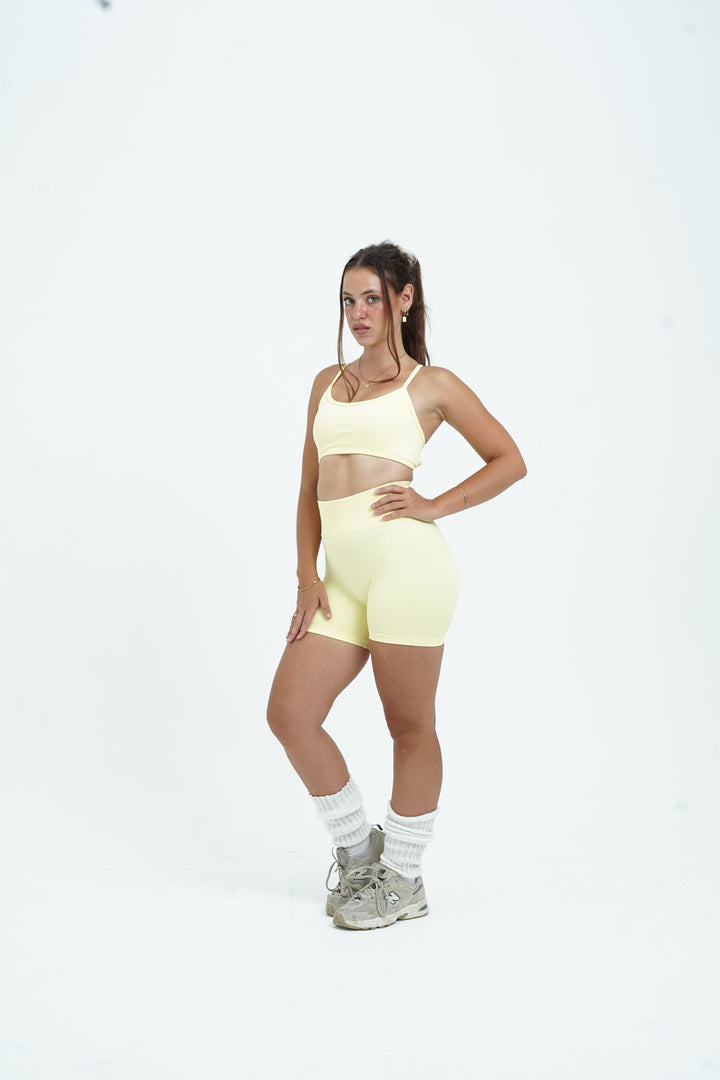 Seamless Scrunch Short Kitty Activewear